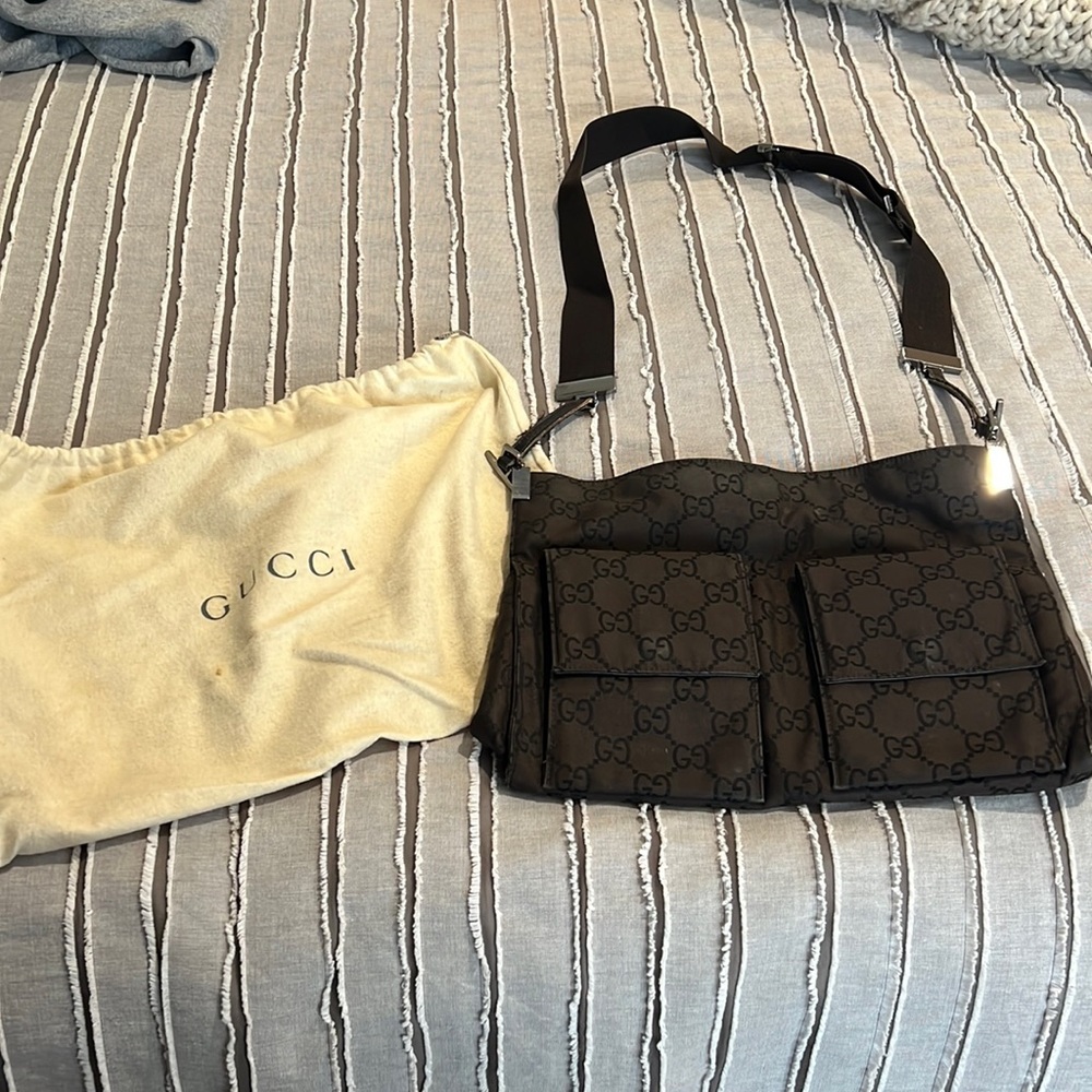Gucci brown crossbody bag comes with dustbag